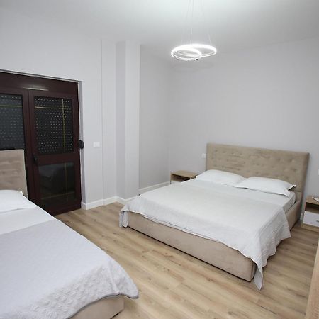The Met Apartments Драч Екстериор снимка