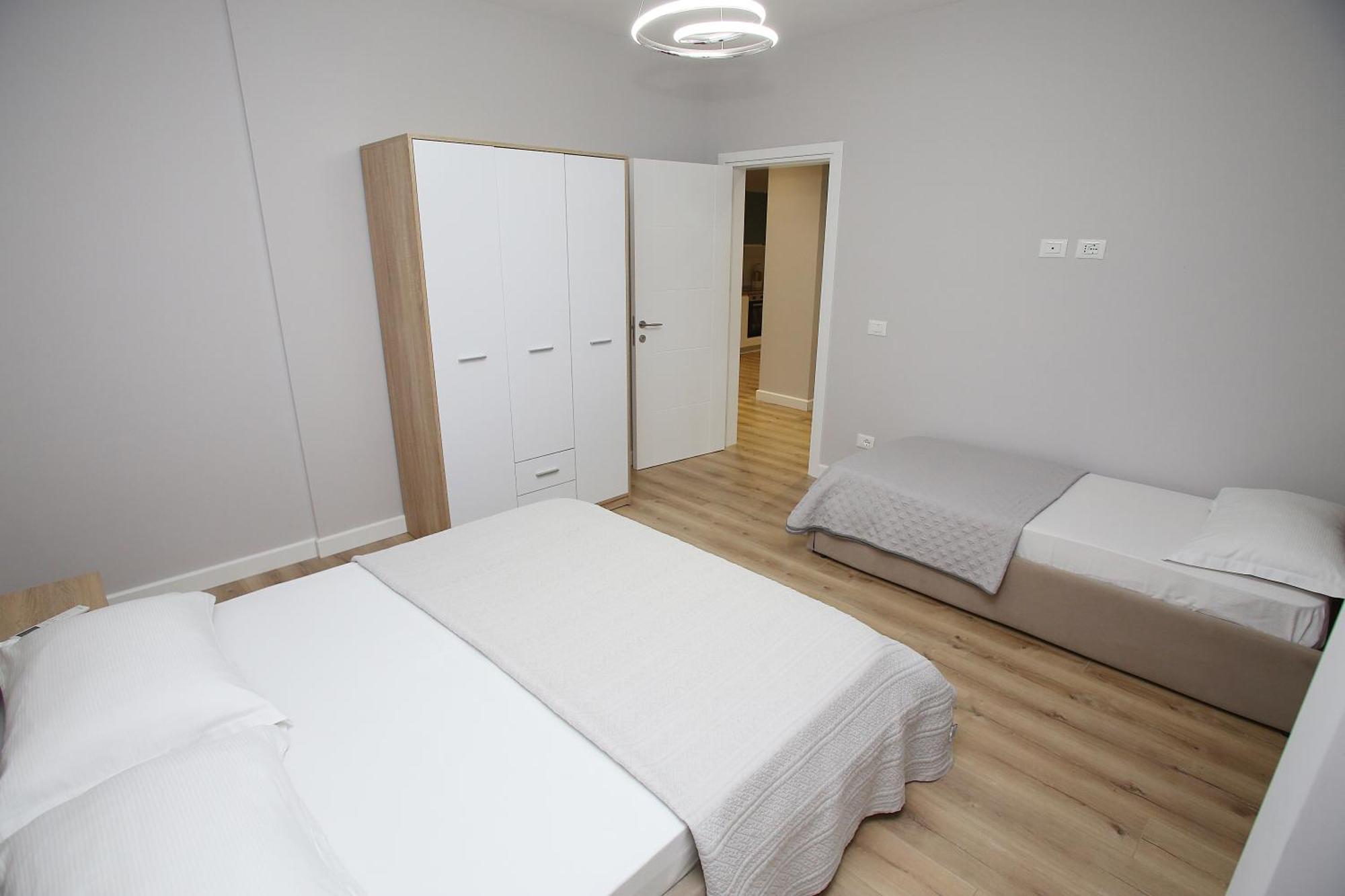 The Met Apartments Драч Екстериор снимка